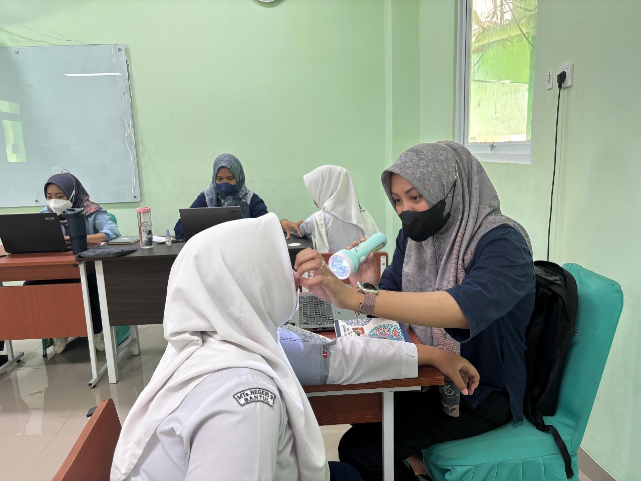 Cegah Dini Masalah Kesehatan, MTsN 9 Bantul Laksanakan Cek Kesehatan Gratis untuk Siswa